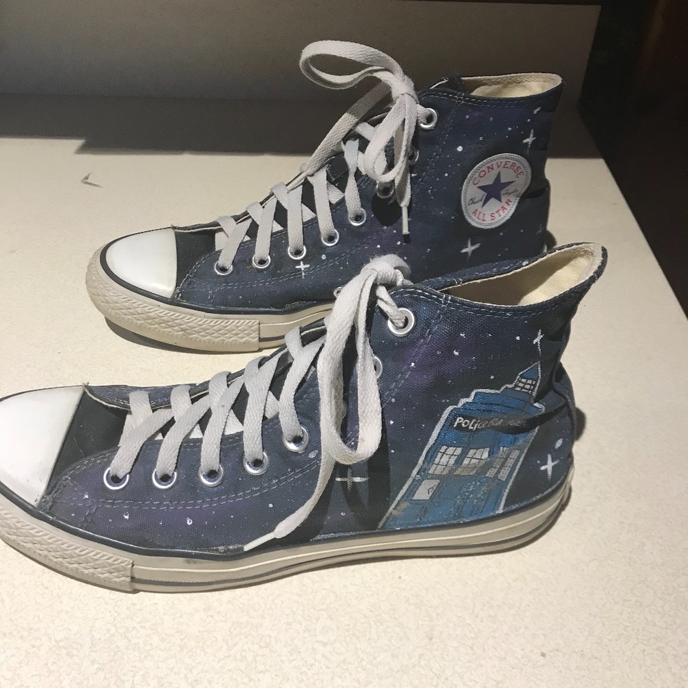 Hand Painted  Converse. All Star Size 8 Sneakers